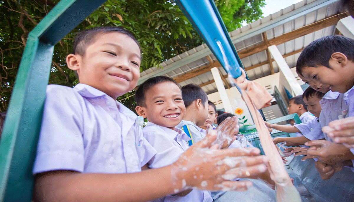 Finger Care Education That Benefits All Generations Worldwide